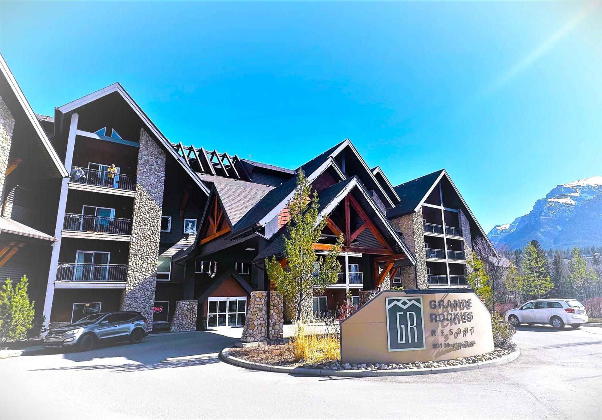 Luxury Two Queen Beds Condo - Grande Rockies Resort Indoor Parking Pool Hot Tub Gym Канмор Екстериор снимка